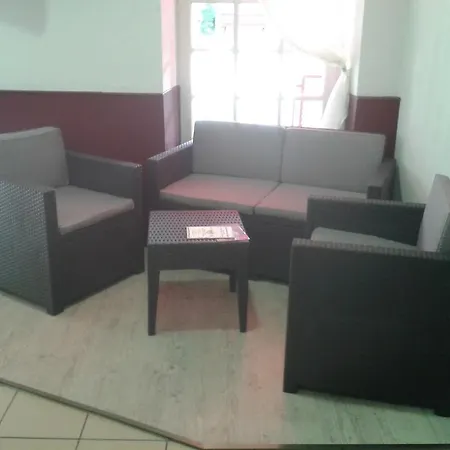 Hotel Les Voyageurs Cancon