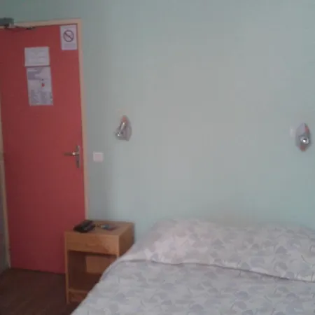 Hotel Les Voyageurs Cancon